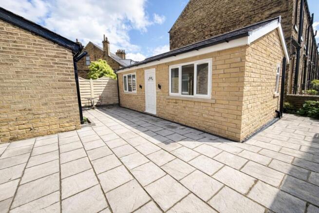 4 bed Semi-Detached for sale Image 12