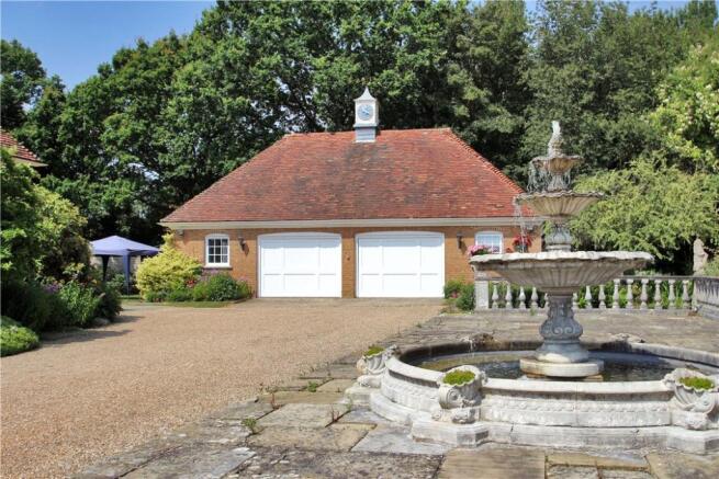 Garage & Annexe