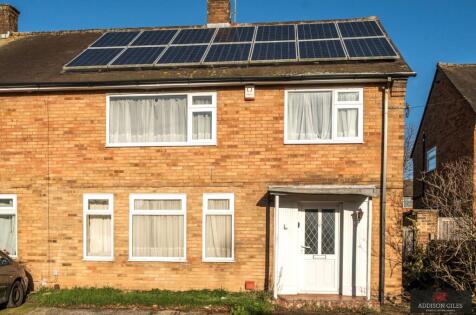 Woodford Way, Slough, Berkshire, SL2