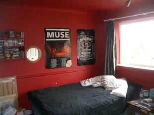 BEDROOM 2