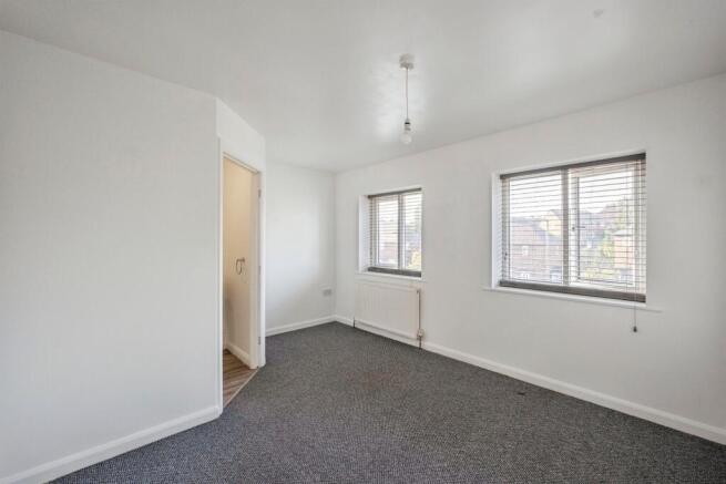 4 bed Town House for sale Image 10
