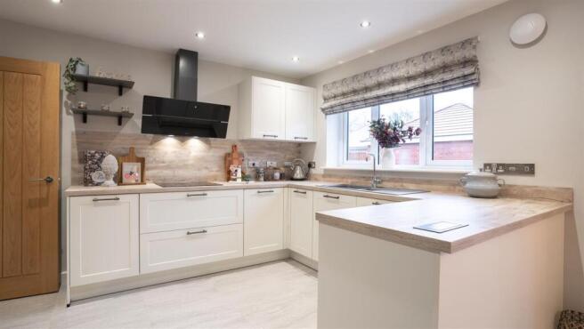 Bramble Way, Wingerworth, S42 photo 3