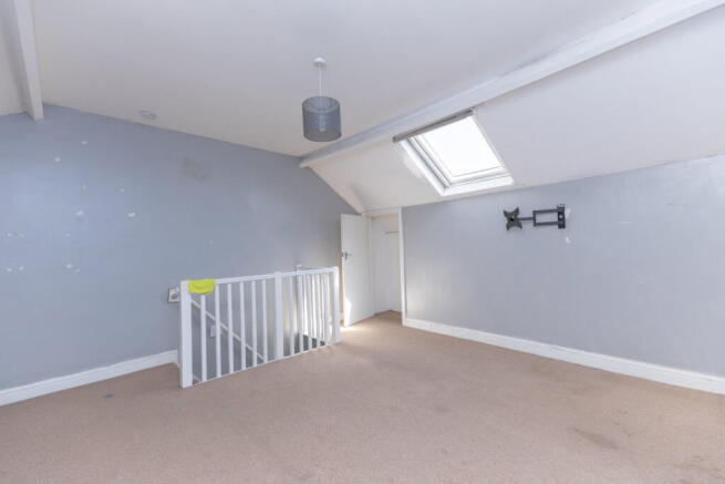 3 bed Terraced to rent Image 9