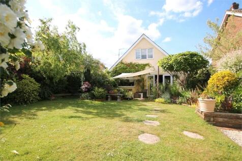 Grasmere Road, Lightwater, Surrey, GU18