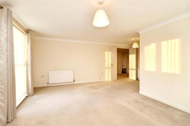 2 bed Apartment for sale Image 8