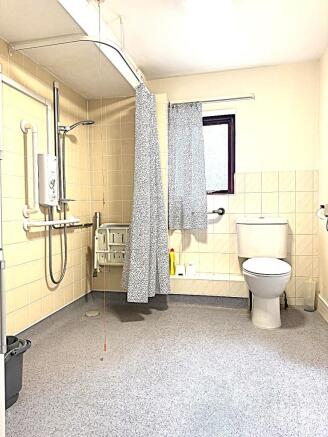 Woolacombe Drive, Reading, Berkshire photo 5