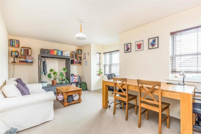 3 Elm Trees, Ashling Gardens, Denmead, PO7 6PR -Sm