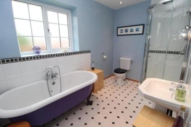 HOUSE BATHROOM/W.C.