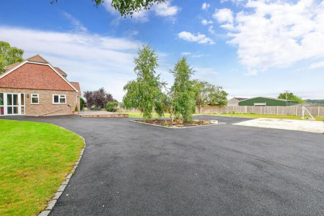 Driveway/Parking