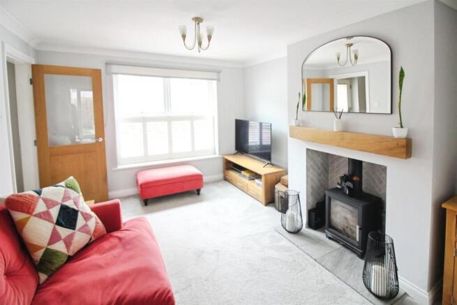 4 bed Detached for sale Image 7