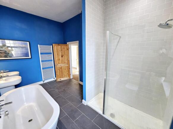 4 bed Terraced for sale Image 12