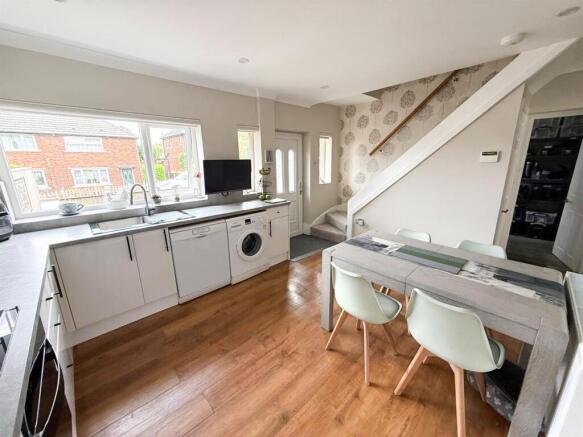 2 bed Semi-Detached for sale Image 6