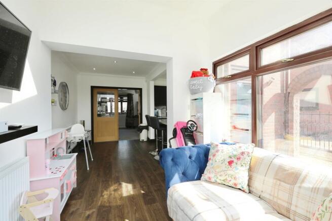 3 bed Semi-Detached for sale Image 10