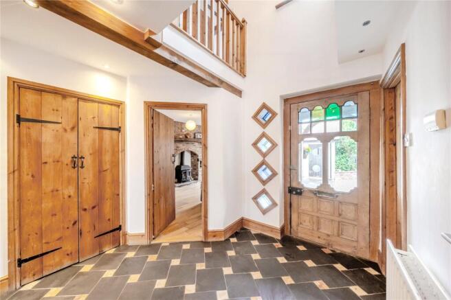 5 bed Detached for sale Image 6