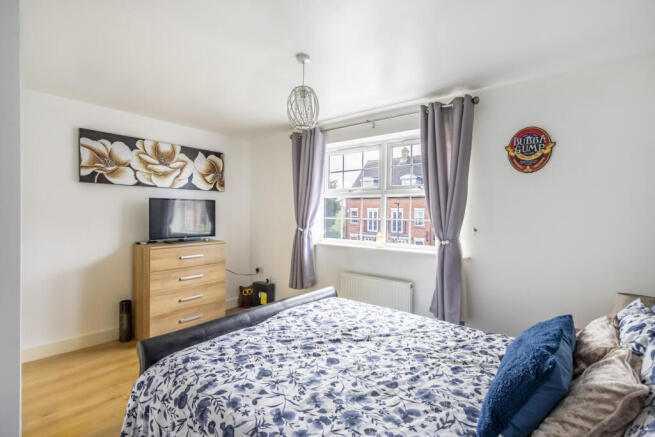 3 bed Semi-Detached for sale Image 8
