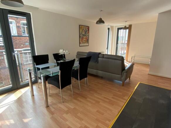 1 bed Apartment to rent Image 4