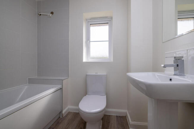 4 bed Detached for sale Image 10