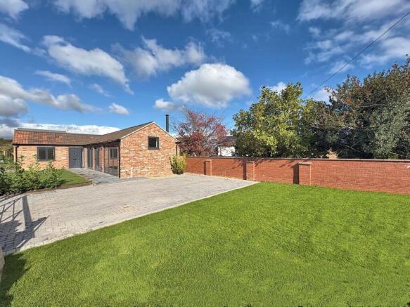 Front Garden & Driveway