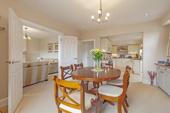 Dining Room-3.jpg