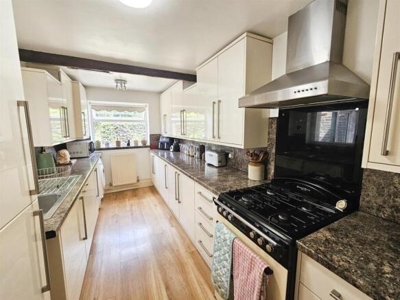 3 bed Terraced for sale Image 7