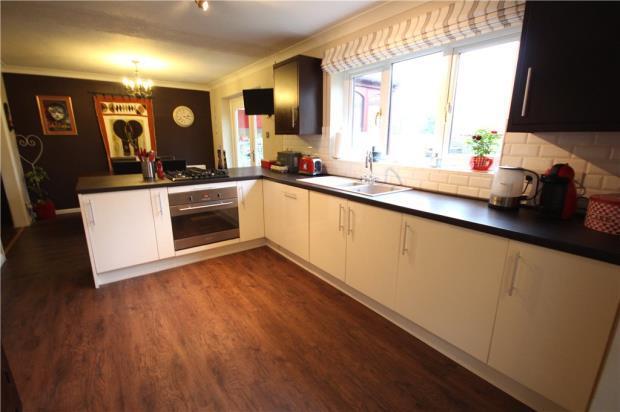 Kitchen/B'fast Room