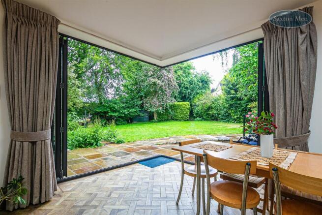 4 bed Semi-Detached for sale Image 6