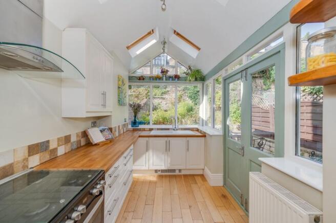 4 bed Terraced for sale Image 4