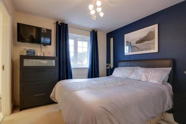 bedroom1.jpg