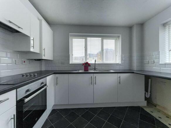5 needles kitchen 2