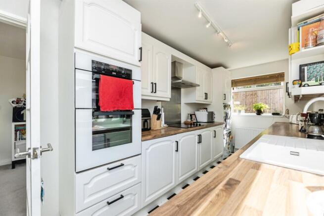 3 bed Semi-Detached for sale Image 5