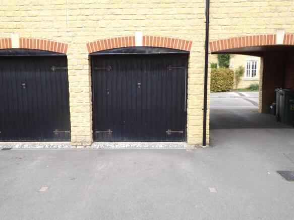 Garage & Parking