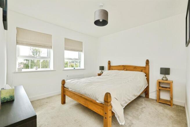 4 bed Detached for sale Image 11