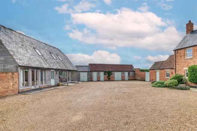 3-Brook Lodge - Exte