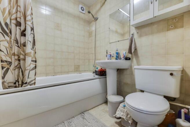 2 bed Flat for sale Image 10