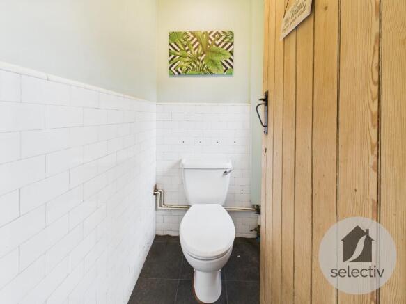 4 bed Semi-Detached for sale Image 10