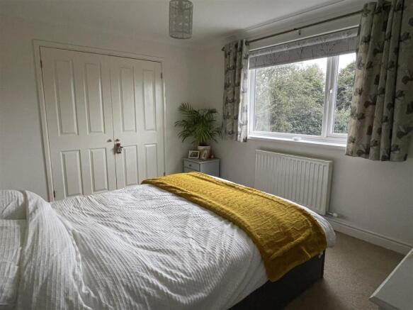 BEDROOM 1: