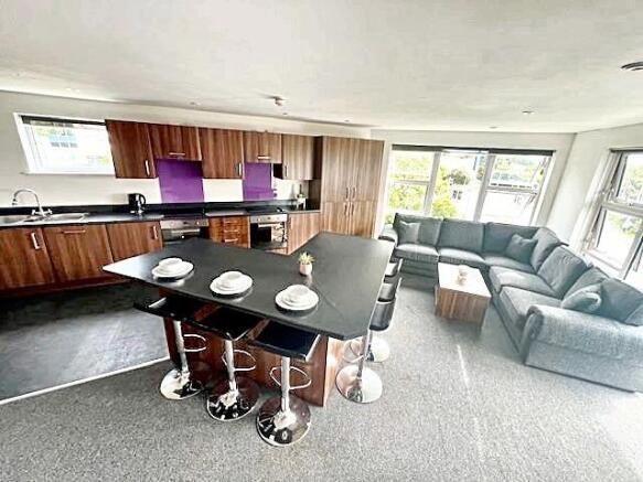 pensin lounge (1).jpeg