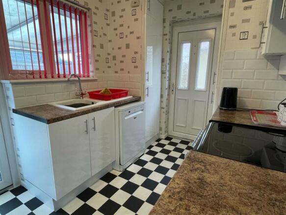 Kitchen;.jpg