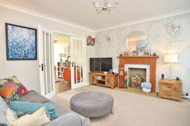 5 bed Detached for sale Image 4