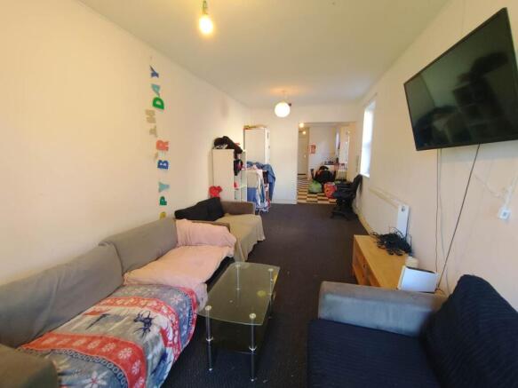Living room (2)