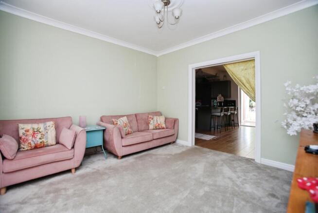 3 bed Semi-Detached for sale Image 4