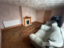 73, Bryngolau, Tonyrefail CF39 8HP