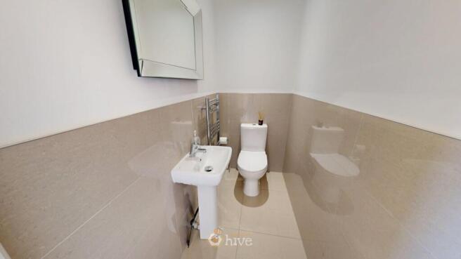 5 bed Detached for sale Image 9