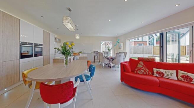 KITCHEN DINING / FAMILY ROOM