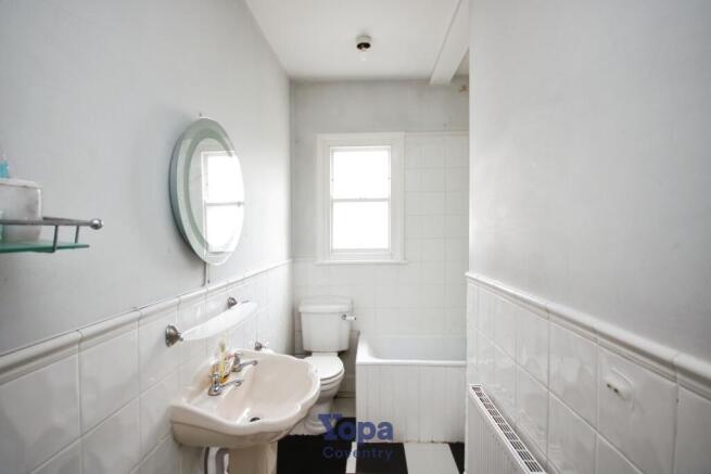 0477cade-Family 20Bathroom.JPG