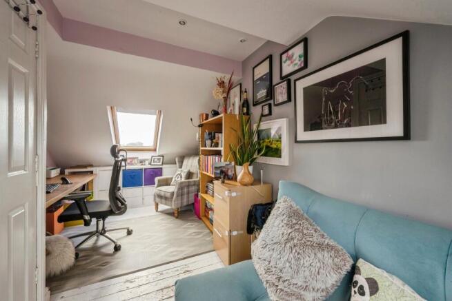 4 bed Semi-Detached for sale Image 8
