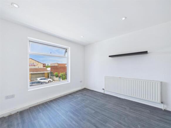 1 bed Apartment to rent Image 8