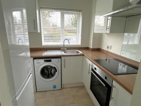 18 Vine Tree ourt - Kitchen a.jpg