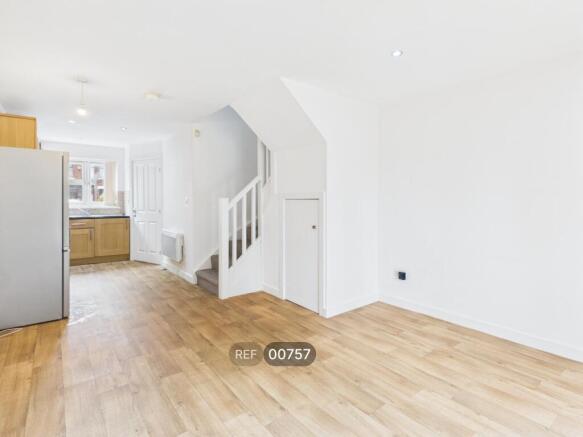 2 bed Terraced to rent Image 8