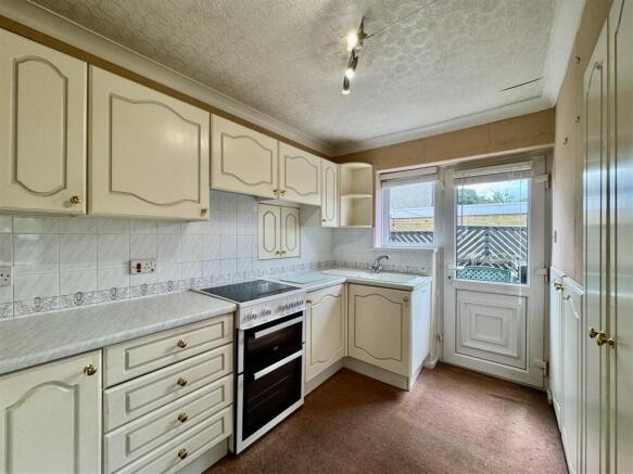 3 bed Semi-Detached for sale Image 5